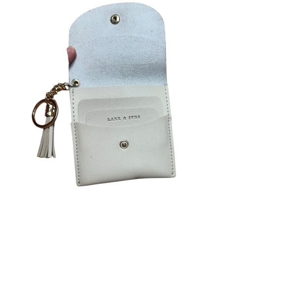Lark & ives.  Cream and Tan Leather Wallet with Keyring and Tassel - Picture 3 of 7